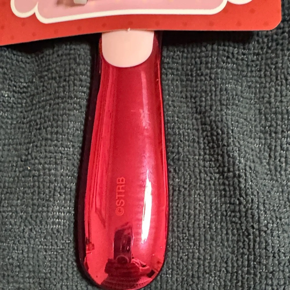 NEW Strawberry shortcake Red Detangling Brush